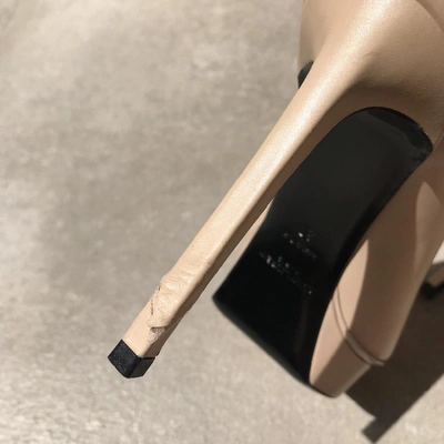 Pre-owned Saint Laurent Janis Leather Heels In Beige