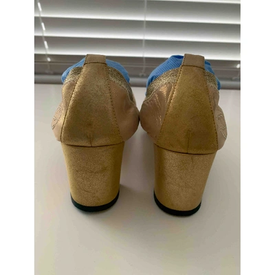 Pre-owned Chanel Gold Cloth Heels