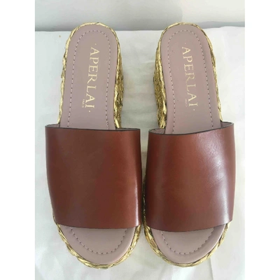 Pre-owned Aperlai Leather Mules & Clogs In Brown