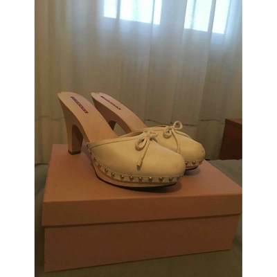 Pre-owned Prada White Leather Mules & Clogs