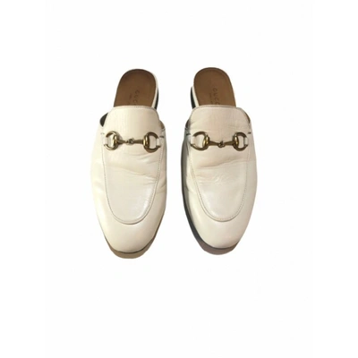 Pre-owned Gucci Princetown Leather Flats In White