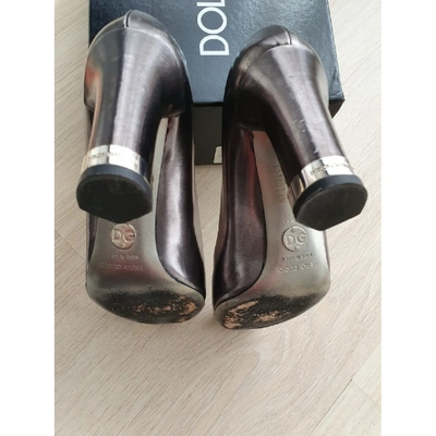 Pre-owned Dolce & Gabbana Patent Leather Heels In Silver