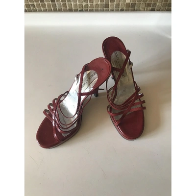 Pre-owned Dolce & Gabbana Leather Sandals In Burgundy