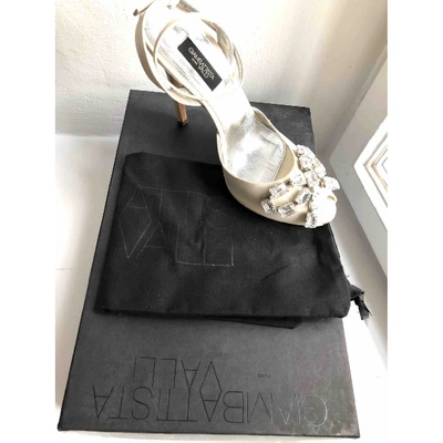 Pre-owned Giambattista Valli Cloth Sandals In Ecru