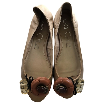 LOLA CRUZ Pre-owned Leather Ballet Flats In Beige