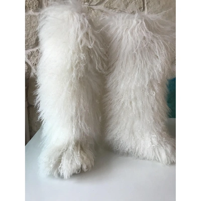 Pre-owned Fendi White Mongolian Lamb Boots