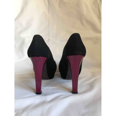 Pre-owned Stuart Weitzman Heels In Black