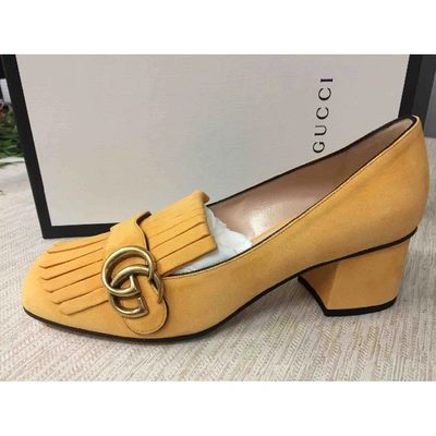 Pre-owned Gucci Marmont Yellow Suede Heels