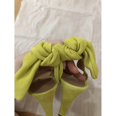 Pre-owned Carven Yellow Suede Heels