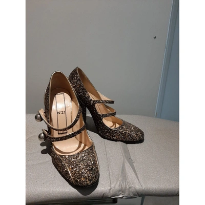 Pre-owned N°21 Gold Glitter Heels