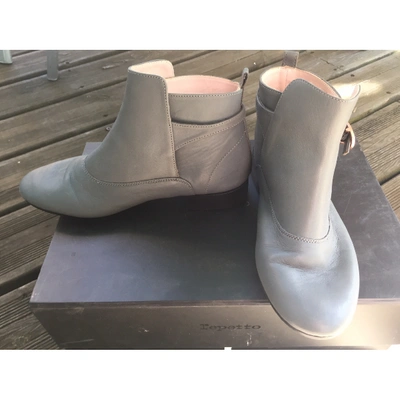 Pre-owned Repetto Leather Buckled Boots In Grey