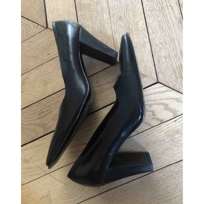 Pre-owned Max Mara Leather Heels In Black