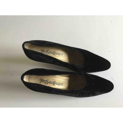 Pre-owned Saint Laurent Black Velvet Heels