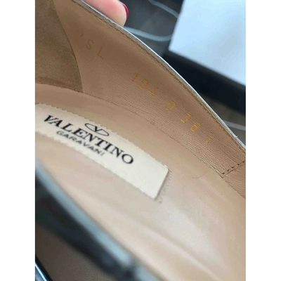 Pre-owned Valentino Garavani Tango Patent Leather Heels In Silver