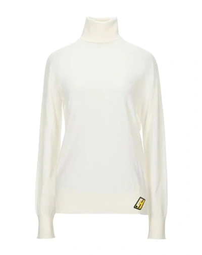 Shop Circus Hotel Woman Turtleneck Ivory Size 8 Virgin Wool In White