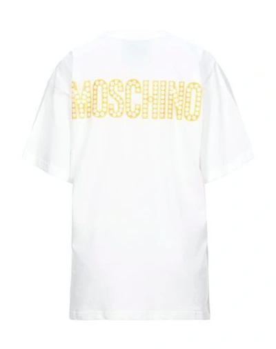 Shop Moschino T-shirts In Ivory