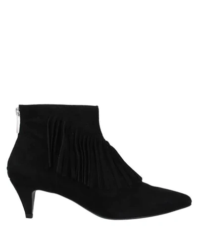 Shop Gestuz Woman Ankle Boots Black Size 7 Soft Leather