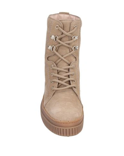 Tod's Ankle Boots In Beige