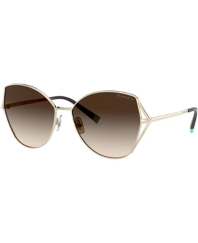 Shop Tiffany & Co Sunglasses, Tf3072 59 In Pale Gold/brown Gradient
