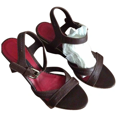 Pre-owned Carolina Herrera Leather Sandals In Brown