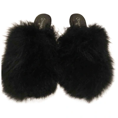 Pre-owned Chanel Black Shearling Mules & Clogs