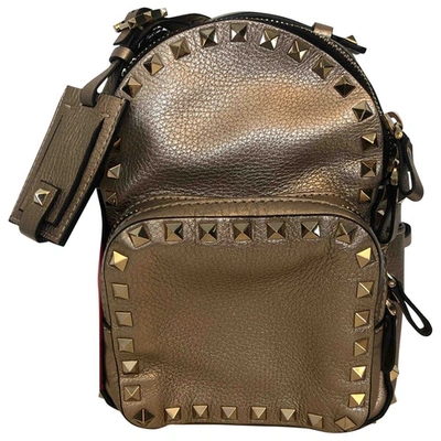 Pre-owned Valentino Garavani Rockstud Leather Backpack In Gold