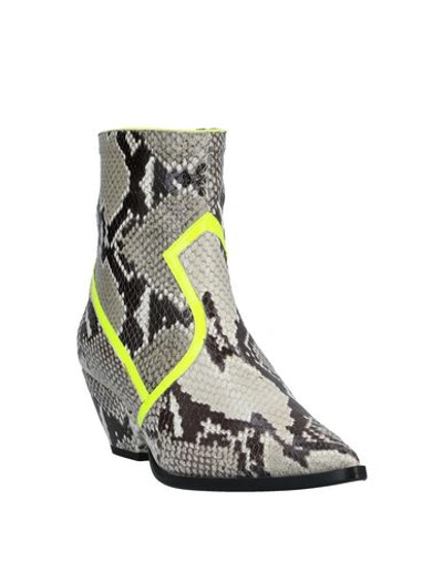 Shop Wo Milano Ankle Boot In Light Grey