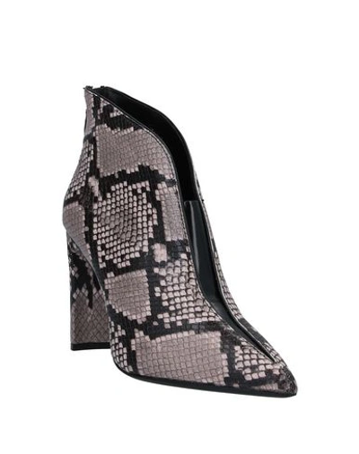 Bruno Premi Ankle Boots In Light Pink