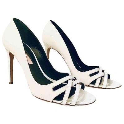 Pre-owned Rupert Sanderson Patent Leather Sandals In White