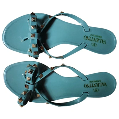 Pre-owned Valentino Garavani Rockstud Blue Rubber Sandals