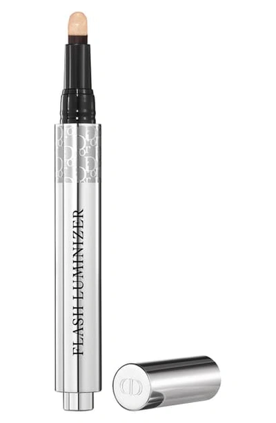 Shop Dior Flash Luminizer Radiance Booster Pen In 500 Pearly Vanilla