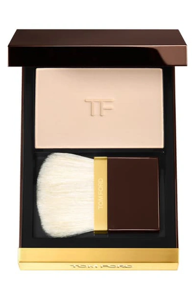 Shop Tom Ford Translucent Finishing Powder In Ivory Fawn