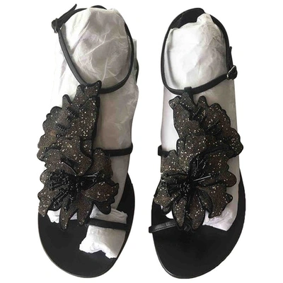 Pre-owned Lola Cruz Black Leather Sandals