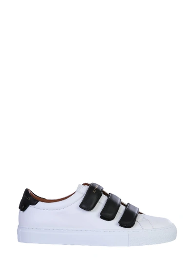 Shop Givenchy Urban Street Sneakers In Bianco/nero