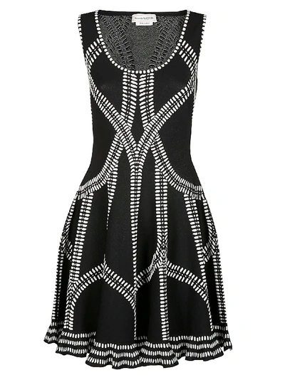 Shop Alexander Mcqueen Jacquard Knit Style Dress In Bianco/nero