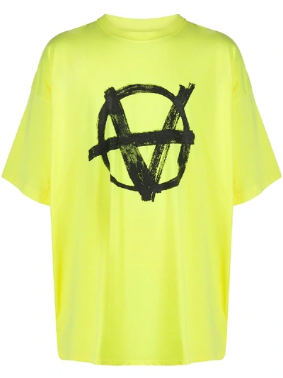 Shop Vetements T-shirt Mit Slogan-print In Yellow