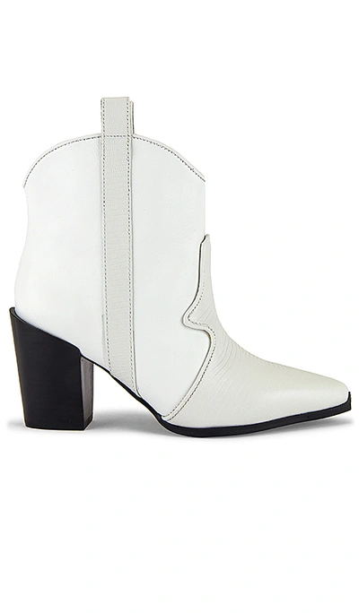 Shop Senso Quillan Bootie In Ice