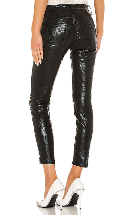 Shop Frame Le High Skinny Croc In Noir Croc