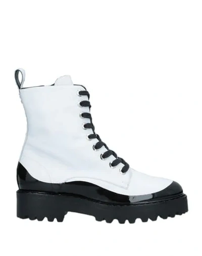 Shop N°21 Ankle Boot In White