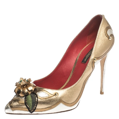 Pre-owned Dolce & Gabbana Metallic Gold/silver Leather Metal Flower And Stud Embellished Pointed Toe Pumps Size 39