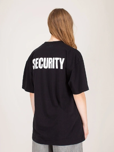 Shop Vetements Single Jersey Security T-shirt In Black