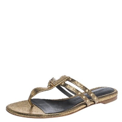 Pre-owned Alexander Mcqueen Metallic Gold Leather Embellished Skull Flat Thong Sandals Size 37
