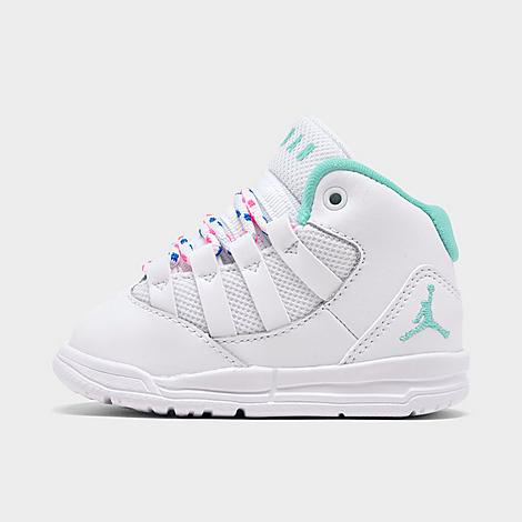 max aura basketball sneaker