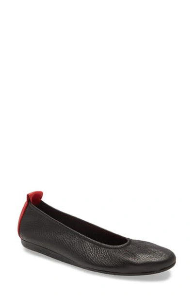 Shop Arche 'laius' Flat In Noir/ Feu Leather