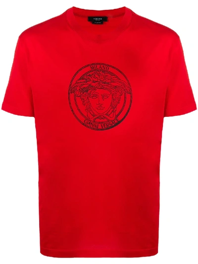 Shop Versace Medusa Print T-shirt In Red