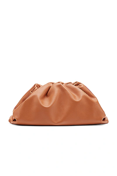 Bottega Veneta The Pouch Clutch In Clay & Gold