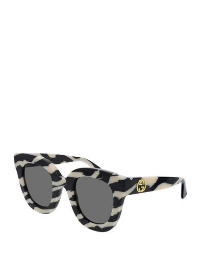 Shop Gucci Zebra Patterned Round Sunglasses In Black