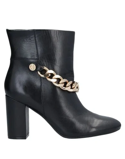 Guess Ankle Boots In Black