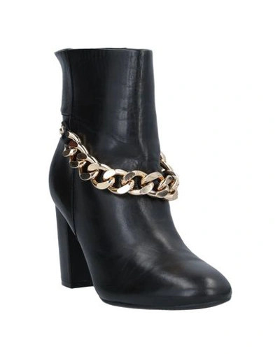Guess Ankle Boots In Black