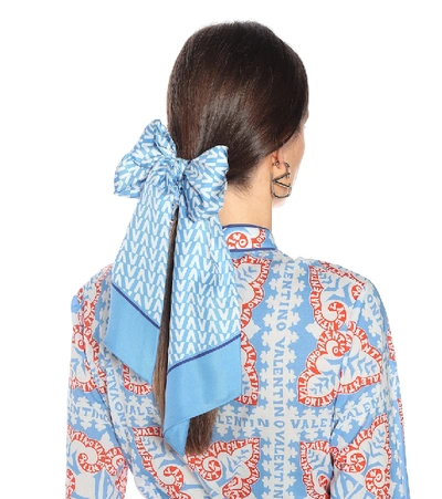Shop Valentino Garavani Printed Silk-twill Scrunchie In Blue